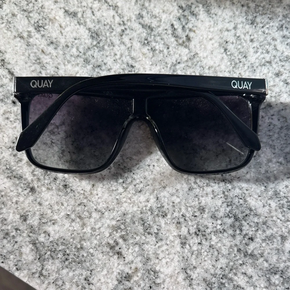 Quay Australia Oversized Black Sunglasses - Picture 2 of 3